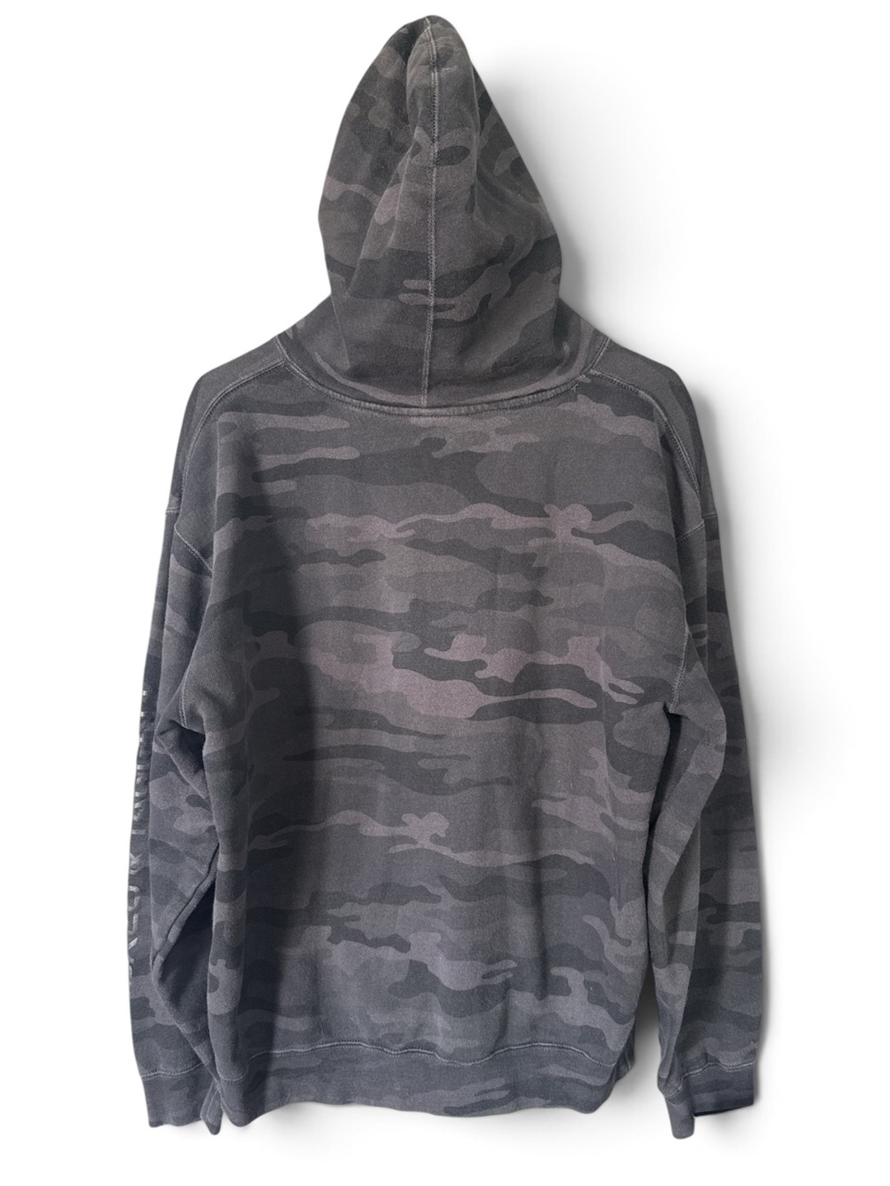 Hooked & Tagged Men’s Charcoal Gray Camo Pullover Hoodie Medium - Picture 3 of 5